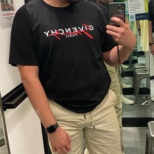 Used- I lost weight and I can’t make tailoring on shirt